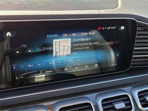 Used 2021 Mercedes-Benz GLS 580 4MATIC image 29