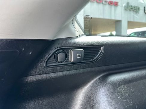 Used 2024 Jeep Grand Cherokee Laredo RWD image 37