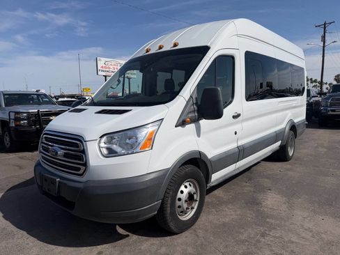 Used 2018 Ford Transit 350 XLT RWD image 3