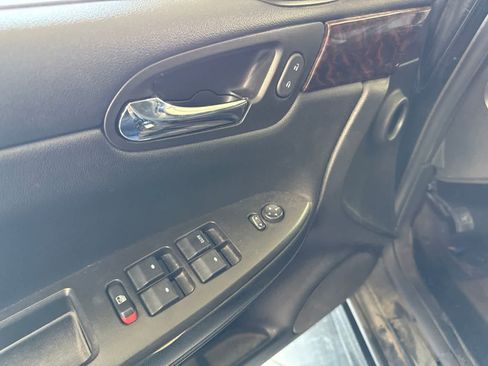 Used 2016 Chevrolet Impala LT FWD image 18
