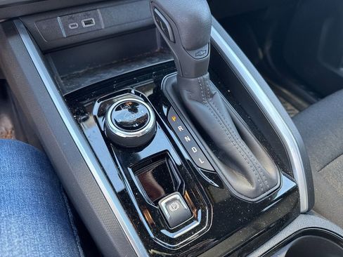 Used 2024 Chevrolet Colorado Trail Boss w/ Technology Package image 11