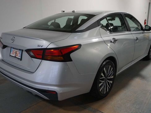 Used 2023 Nissan Altima 2.5 SV image 7