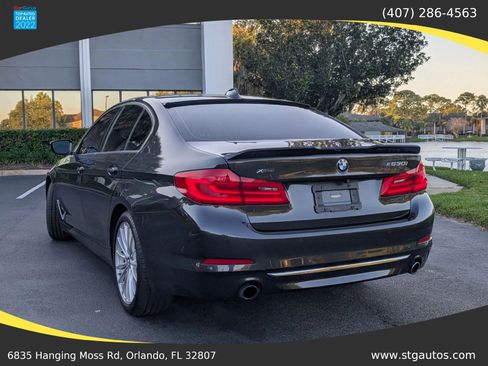 Used 2017 BMW 530i xDrive image 3
