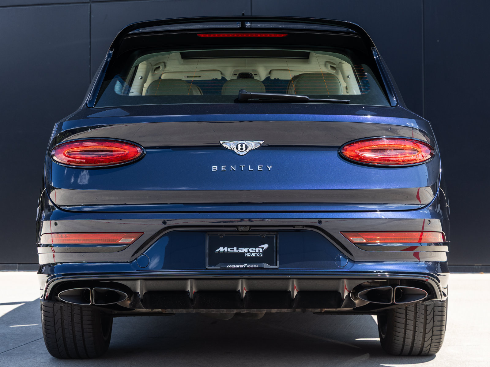 Used 2023 Bentley Bentayga AWD/4WD image 7