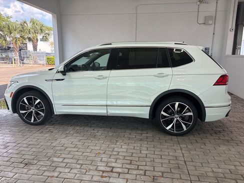 Certified 2024 Volkswagen Tiguan SEL R-Line image 2