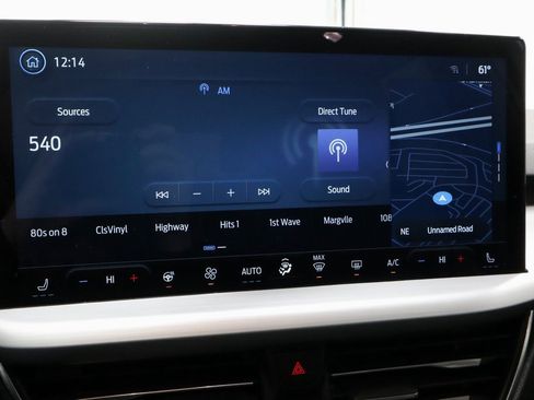 Certified 2024 Ford Escape SE w/ PHEV Premium Package image 3