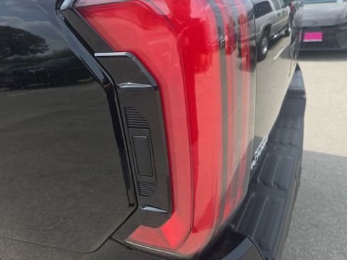 New 2026 Toyota Tundra Limited AWD/4WD image 34