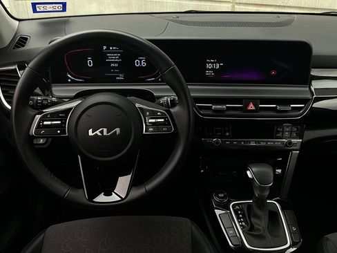 Used 2025 Kia Seltos S image 13