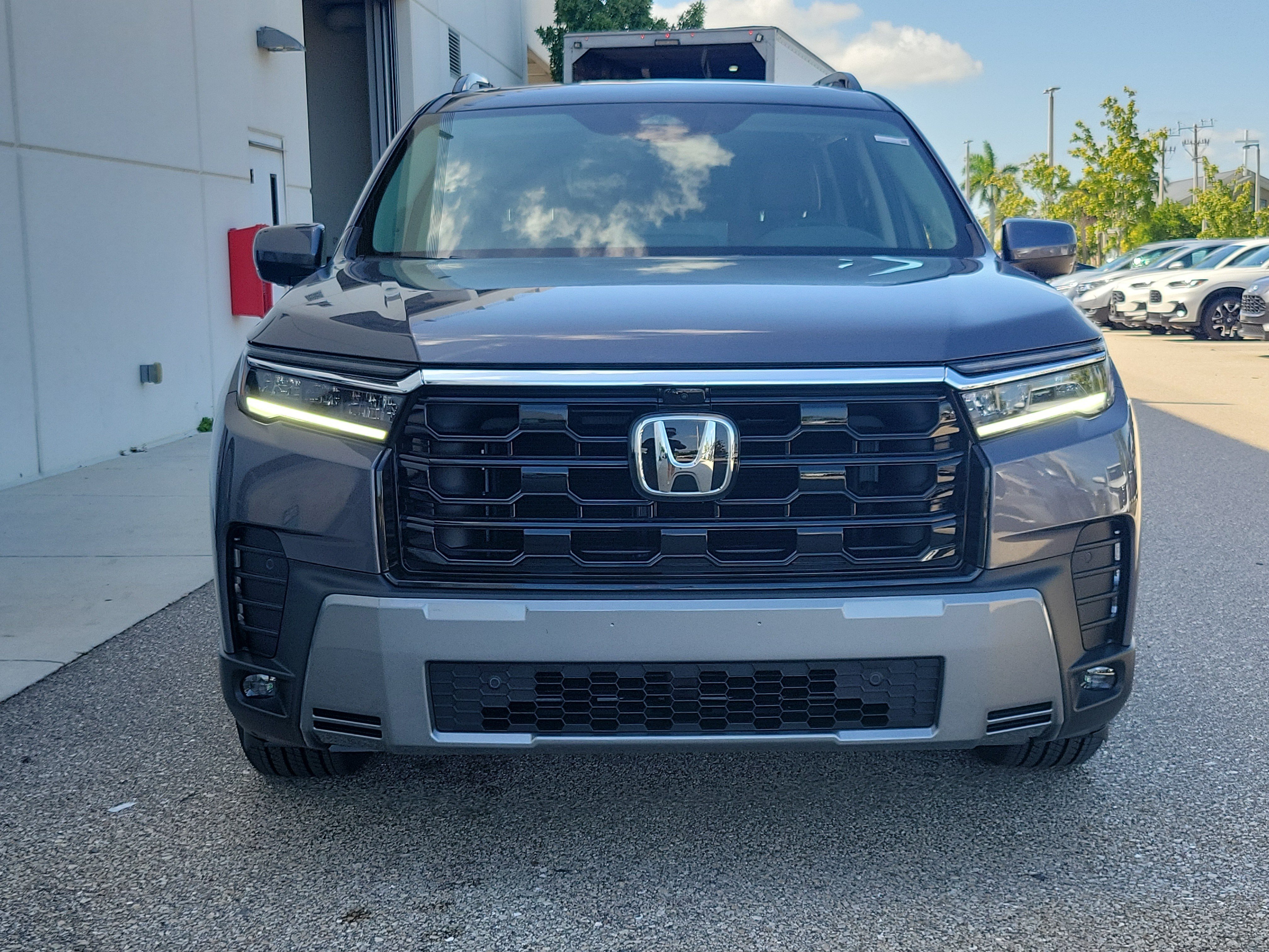 New 2026 Honda Pilot image 2