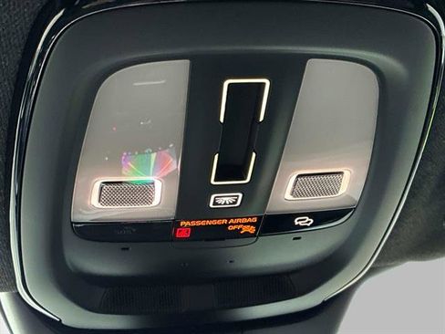 Used 2023 Volvo XC40 Recharge Ultimate image 35