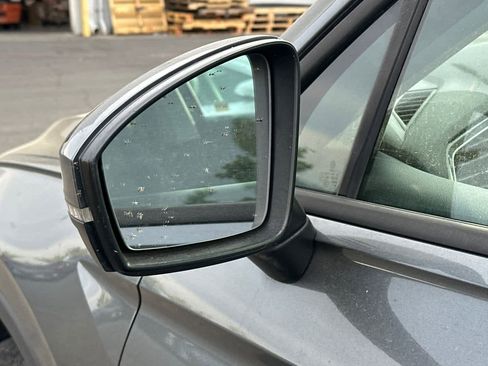 Used 2018 Volkswagen Tiguan S image 20