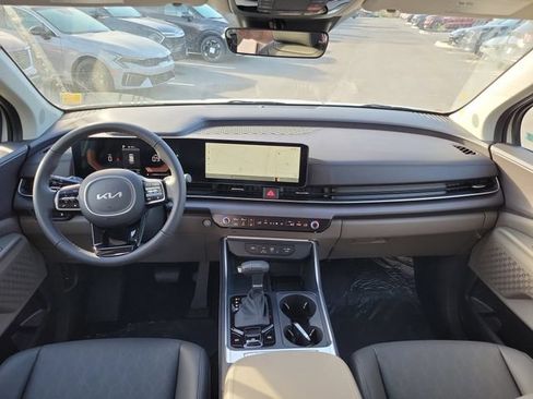 New 2026 Kia Carnival EX FWD image 23