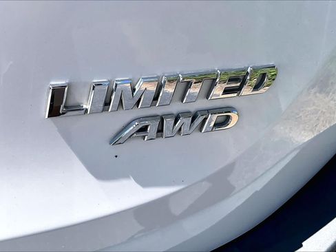 Used 2013 Toyota RAV4 Limited AWD/4WD image 10