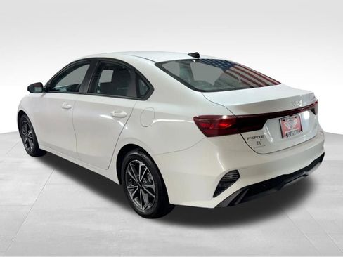 Used 2023 Kia Forte LXS FWD image 7
