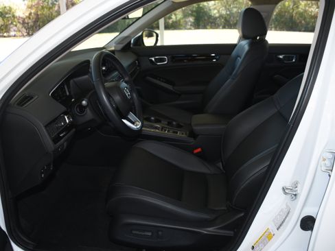 Used 2024 Honda Civic Touring image 8