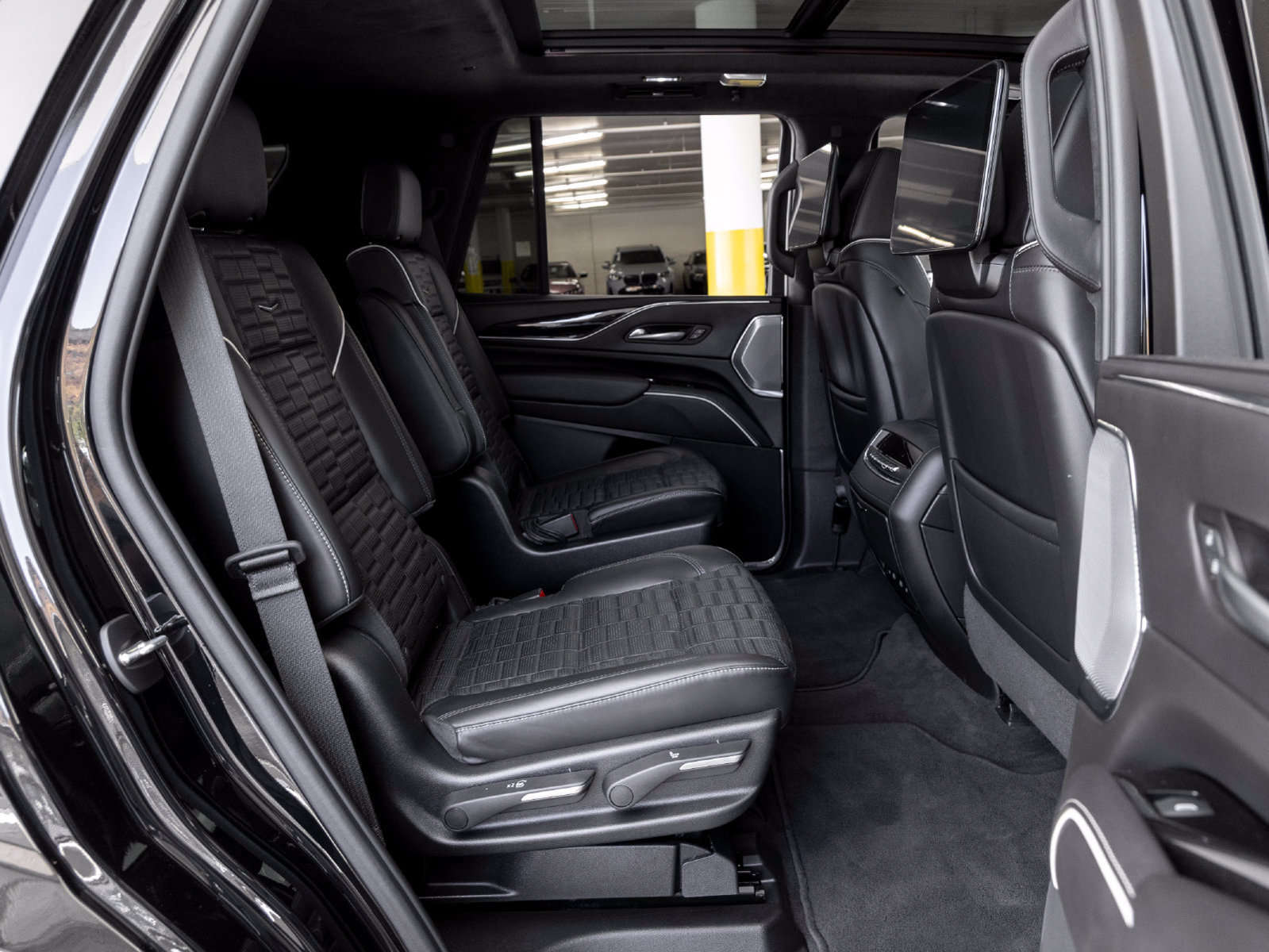 Used 2023 Cadillac Escalade V AWD/4WD image 27