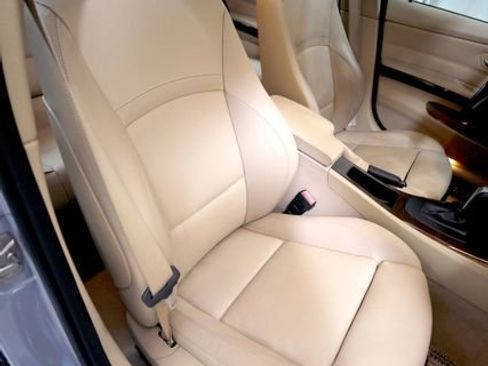 Used 2010 BMW 335d Sedan image 9