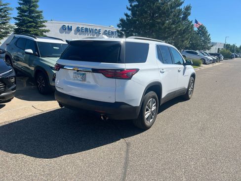 Used 2023 Chevrolet Traverse LT AWD/4WD image 3