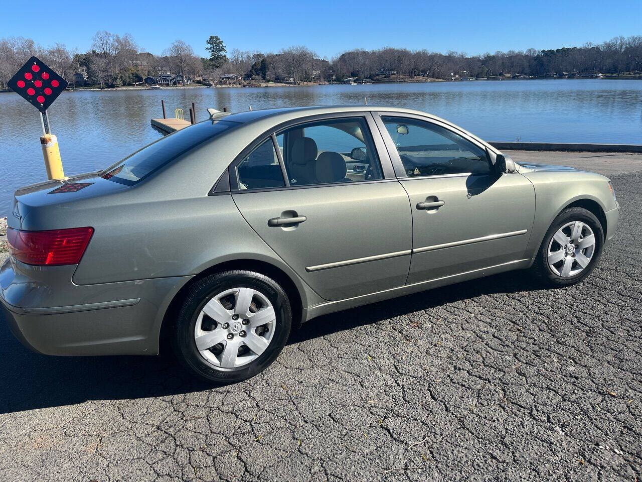 Used 2009 Hyundai Sonata GLS FWD image 4