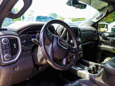 Used 2021 GMC Sierra 1500 AT4 w/ AT4 Premium Package AWD/4WD image 3