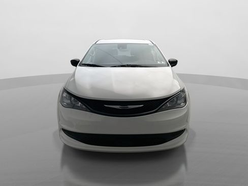 Used 2024 Chrysler Voyager LX FWD image 8