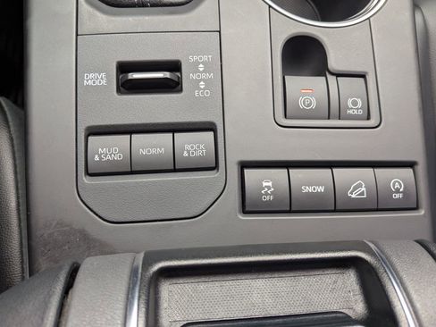 Certified 2022 Toyota Highlander XLE image 17