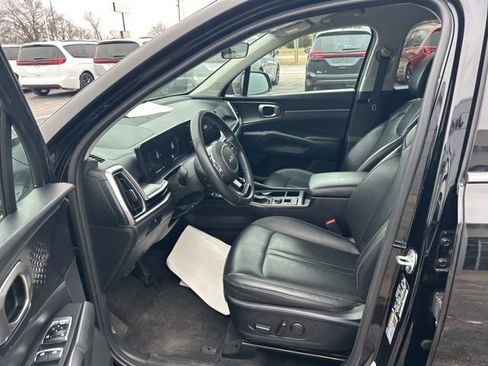 Used 2024 Kia Sorento S FWD image 11