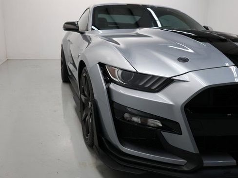 Used 2022 Ford Mustang Shelby GT500 w/ Carbon Fiber Track Pack RWD image 60