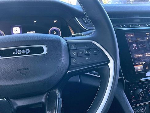 Used 2022 Jeep Grand Cherokee Altitude image 11