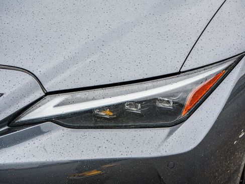 Used 2023 Lexus IS 500 image 7