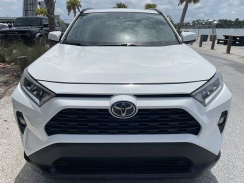 Used 2020 Toyota RAV4 XLE w/ Convenience Package FWD image 4