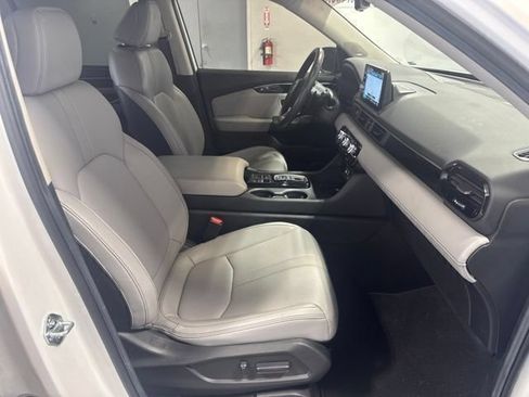 Used 2025 Honda Pilot Touring image 25