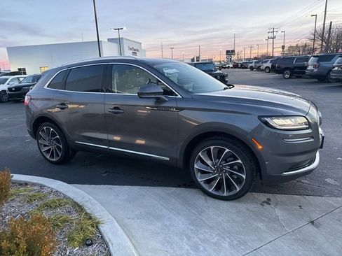 Used 2022 Lincoln Nautilus Reserve w/ Equipment Group 201A image 12