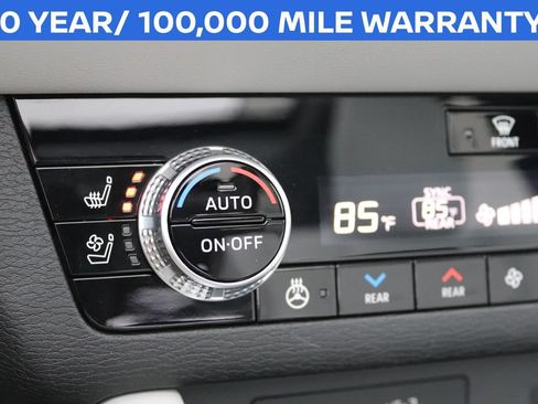 Used 2025 Mitsubishi Outlander AWD image 41