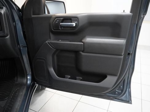Used 2020 Chevrolet Silverado 1500 Custom w/ Custom Value Package AWD/4WD image 25