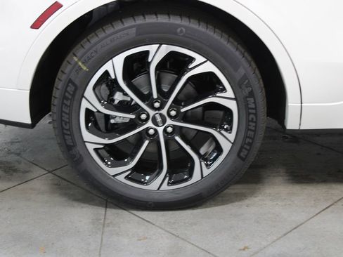 New 2026 Lincoln Nautilus Reserve AWD/4WD image 12