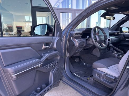 Used 2024 Toyota Tacoma TRD Off-Road AWD/4WD image 9