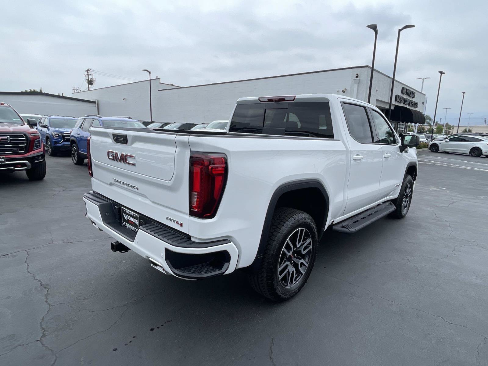 New 2026 GMC Sierra 1500 AT4 w/ AT4 Premium Package AWD/4WD image 5
