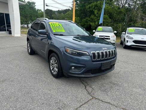 Used 2021 Jeep Cherokee Latitude Plus w/ Sun & Sound Group FWD image 7