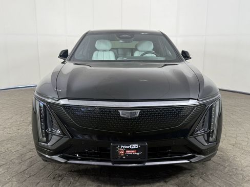 Used 2024 Cadillac Lyriq Sport AWD/4WD image 2