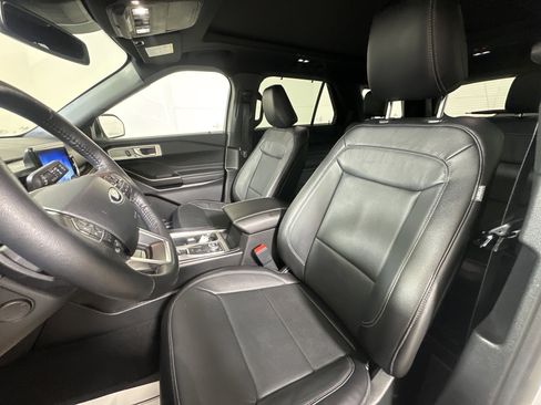 Used 2020 Ford Explorer Limited w/ Class III Trailer Tow Package AWD/4WD image 9