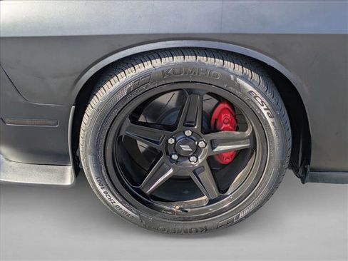 Used 2019 Dodge Challenger R/T Scat Pack w/ Plus Package RWD image 10