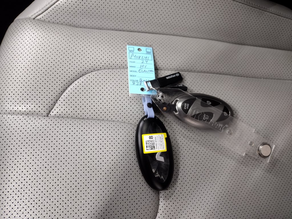 Certified 2024 Hyundai Elantra Limited FWD image 7