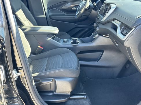 Used 2024 GMC Terrain SLE image 13