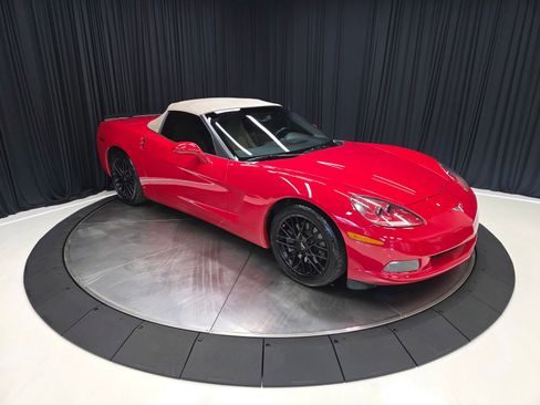 Used 2006 Chevrolet Corvette Convertible RWD image 13