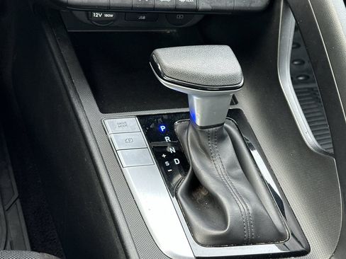 Used 2024 Hyundai Elantra SE image 19