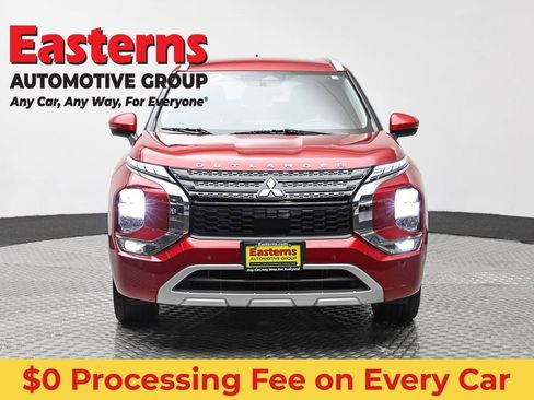Used 2023 Mitsubishi Outlander SEL AWD/4WD image 2