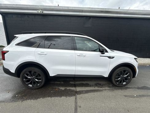 Used 2022 Kia Sorento SX Prestige image 3