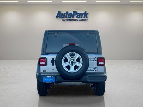 Used 2018 Jeep Wrangler Unlimited Sport S AWD/4WD image 6
