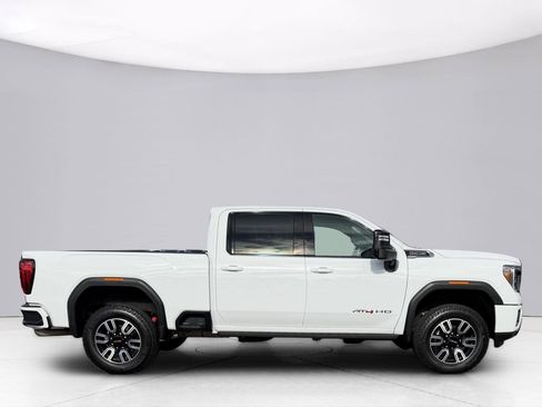 Used 2021 GMC Sierra 2500 AT4 w/ AT4 Premium Plus Package image 8